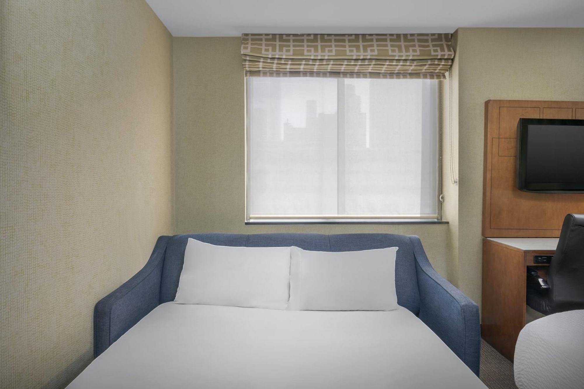Hotel Express Manhattan Midtown West By Ihg